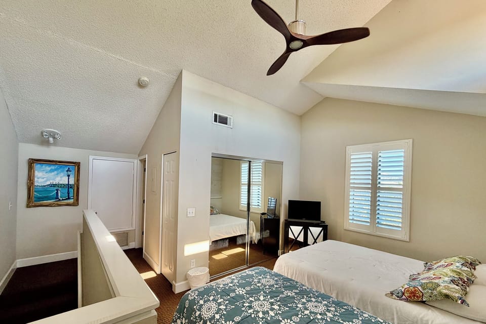 Bedroom 2 (enclosed loft) 