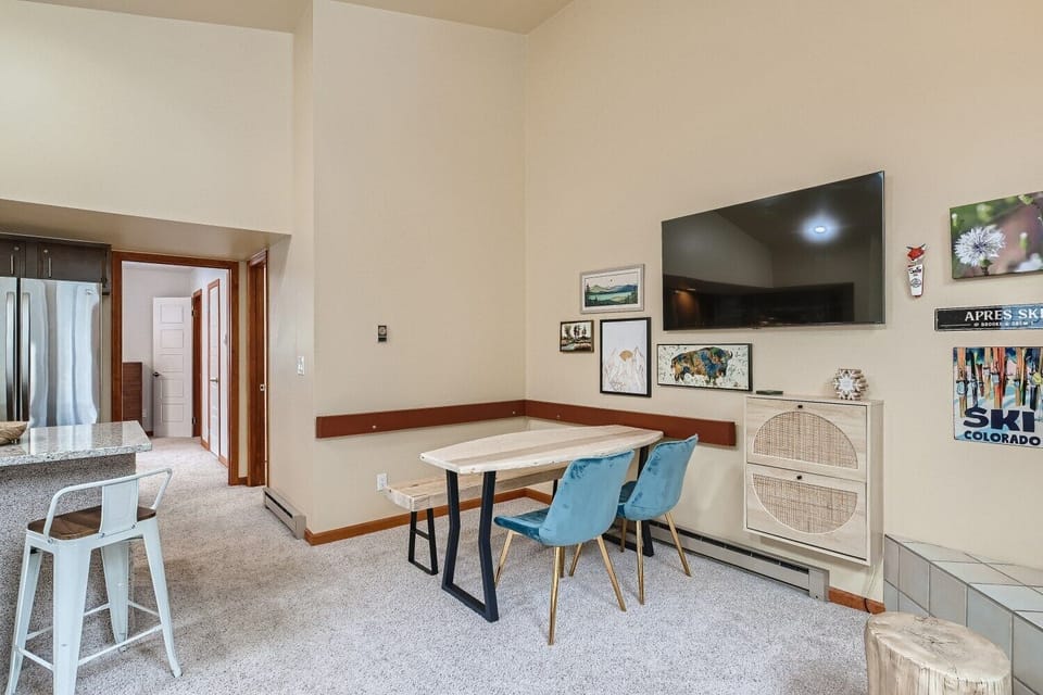 WW336 Dining Area