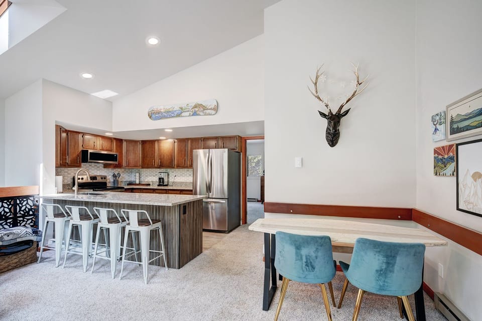 WW336 Dining Area