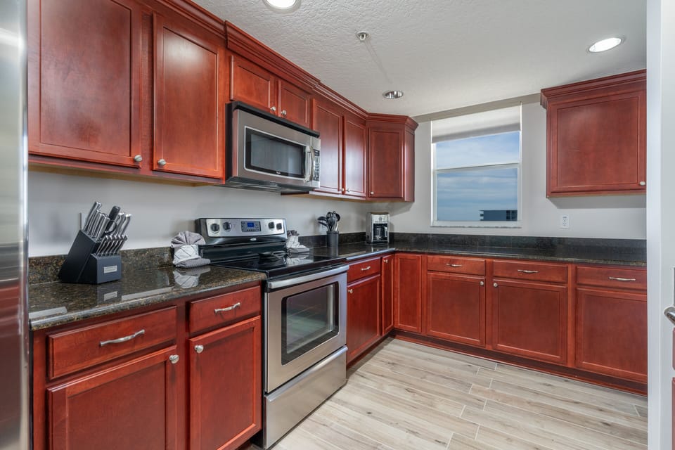 Fully Stocked Kitchen
