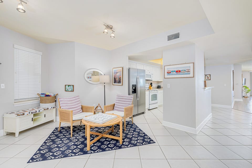 Sitting area off the foyer