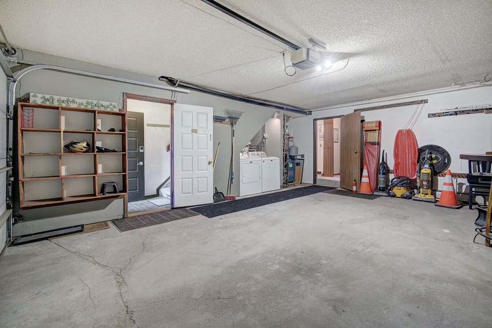 LG762B Private Garage