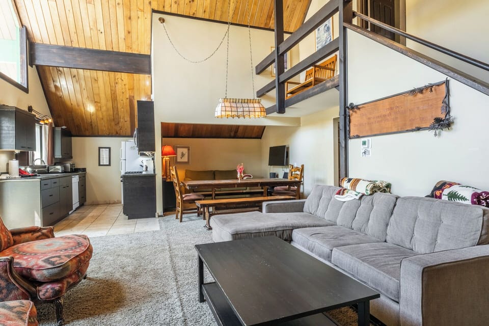 Chalet 16 living dining