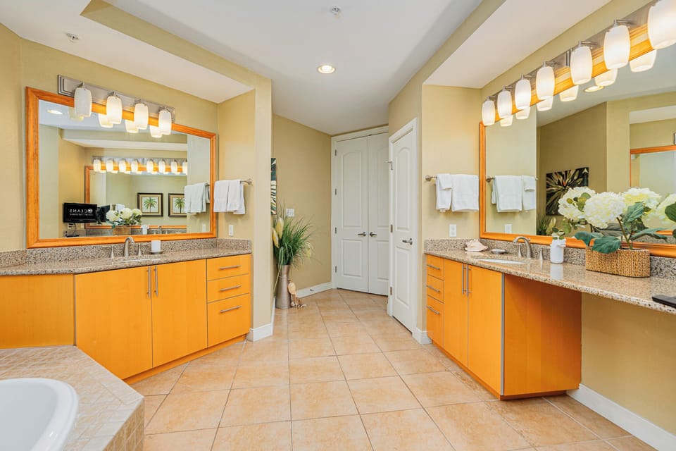 Ensuite Primary Bathroom