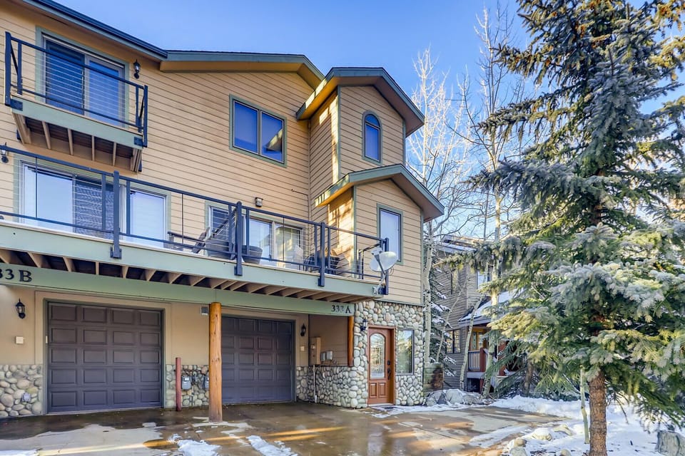 Streamside Exterior
