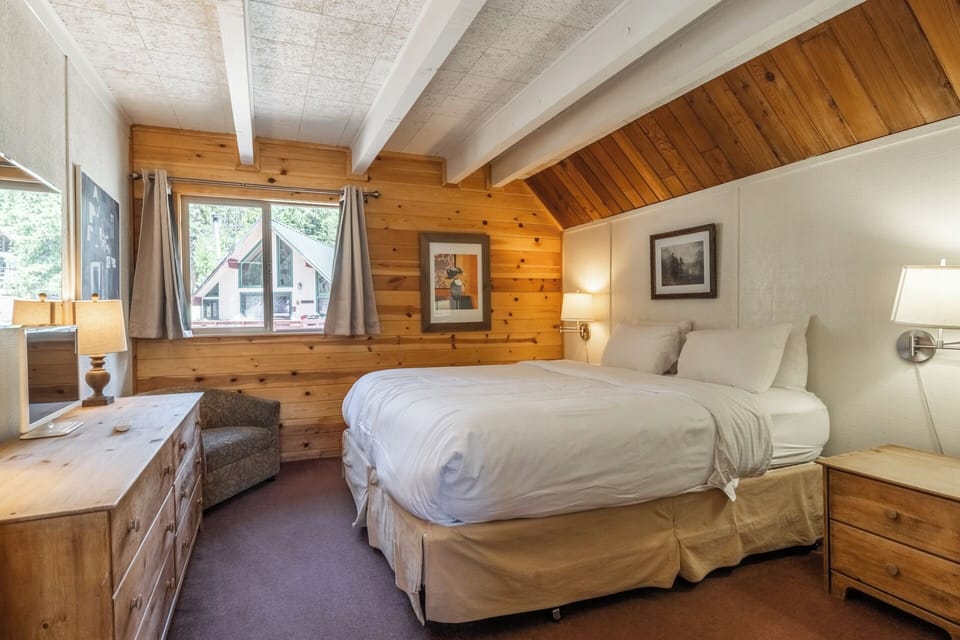 Chalet 15 downstairs bedroom 2