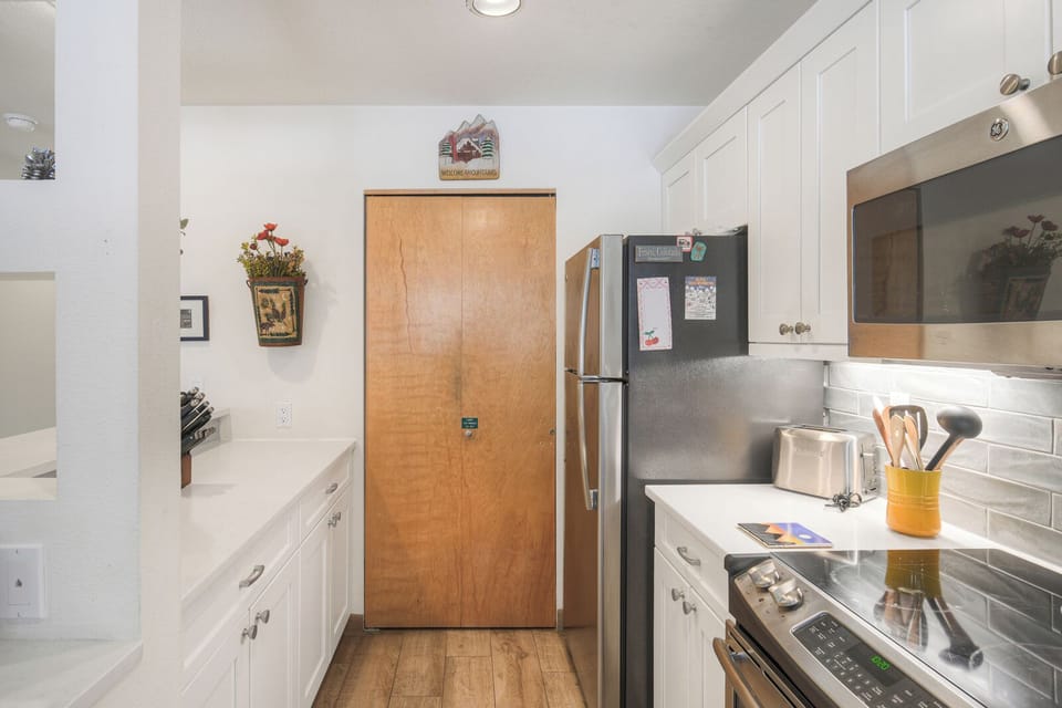 RG106C Kitchen