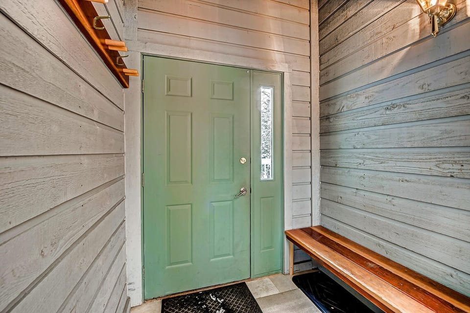 MS673 Mud Room
