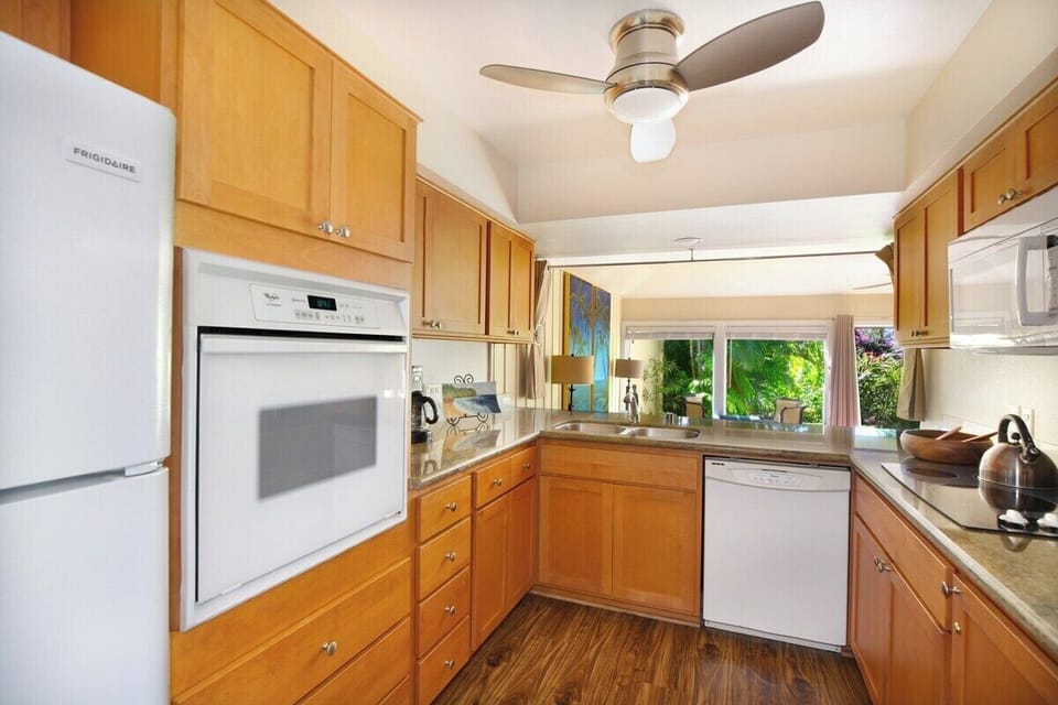 Fully Equipped Kitchen - Manualoha 502