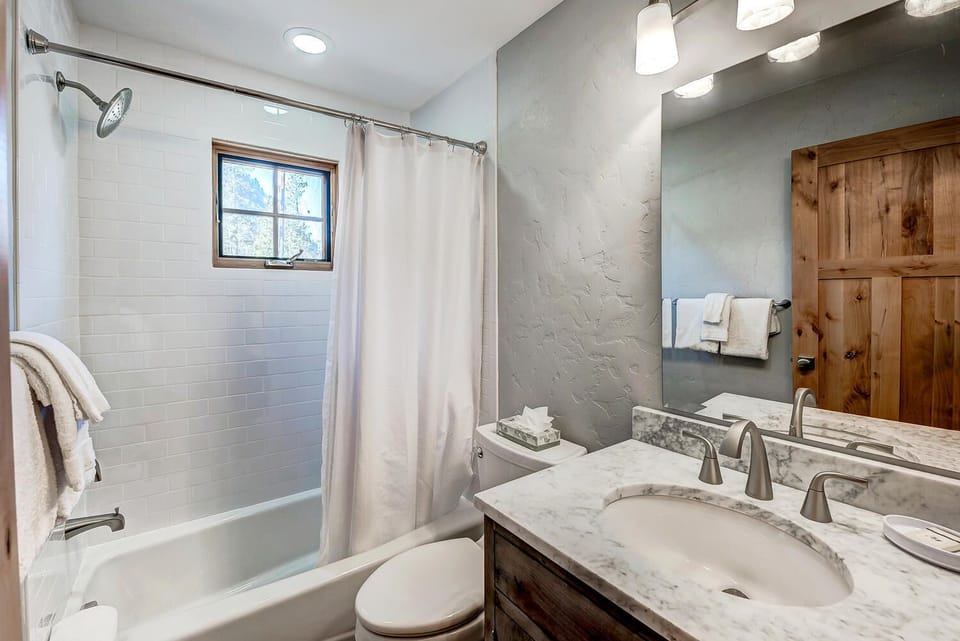 FS100 Guest Bath
