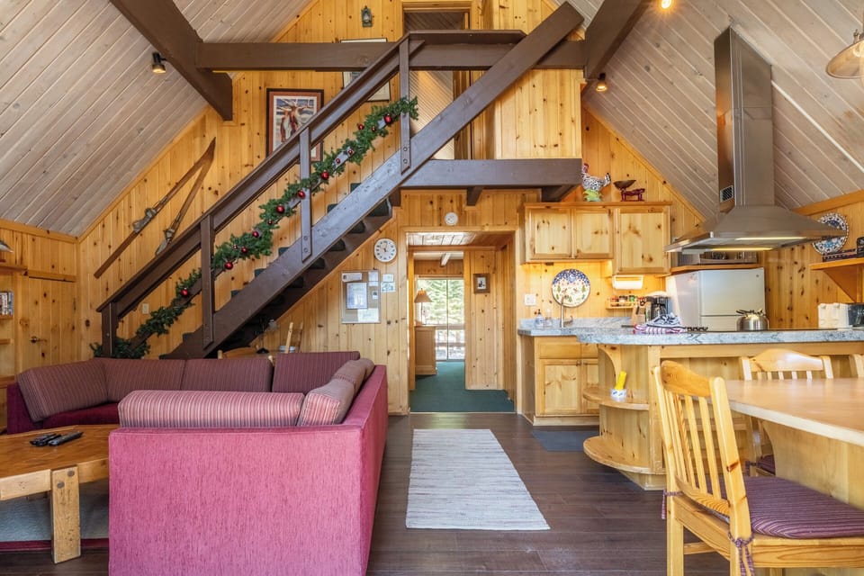 Chalet 17 common area