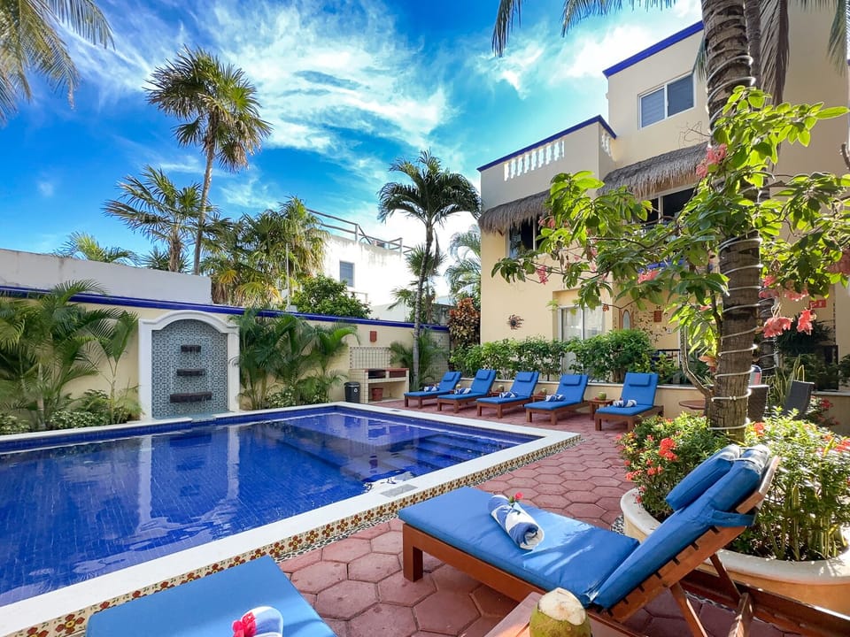 A2 Pool-9 - Refreshing shared pool with loungers to enjoy the sun or the shade
