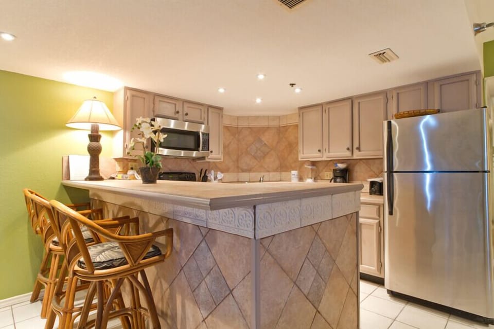 Kitchen bar