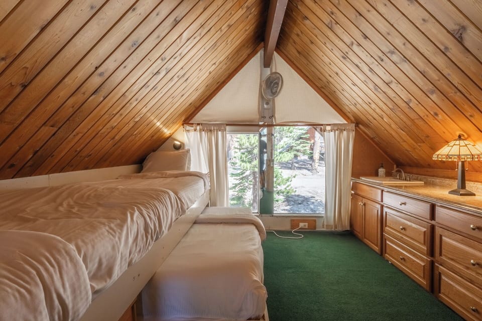 Chalet 2 upstairs bedroom