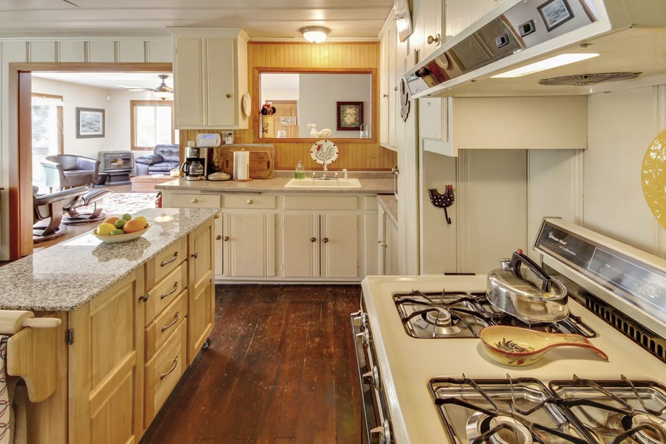 Ready for meal prep - just bring groceries.