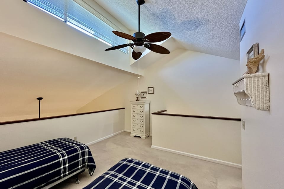 Bedroom 3 (open loft)