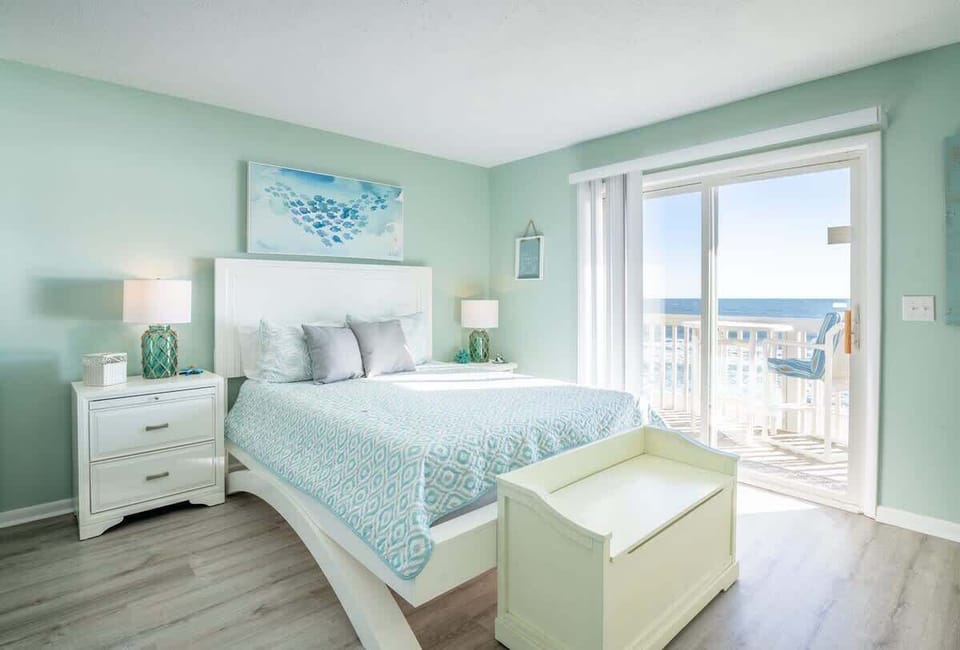 Oceanfront Primary Bedroom Suite