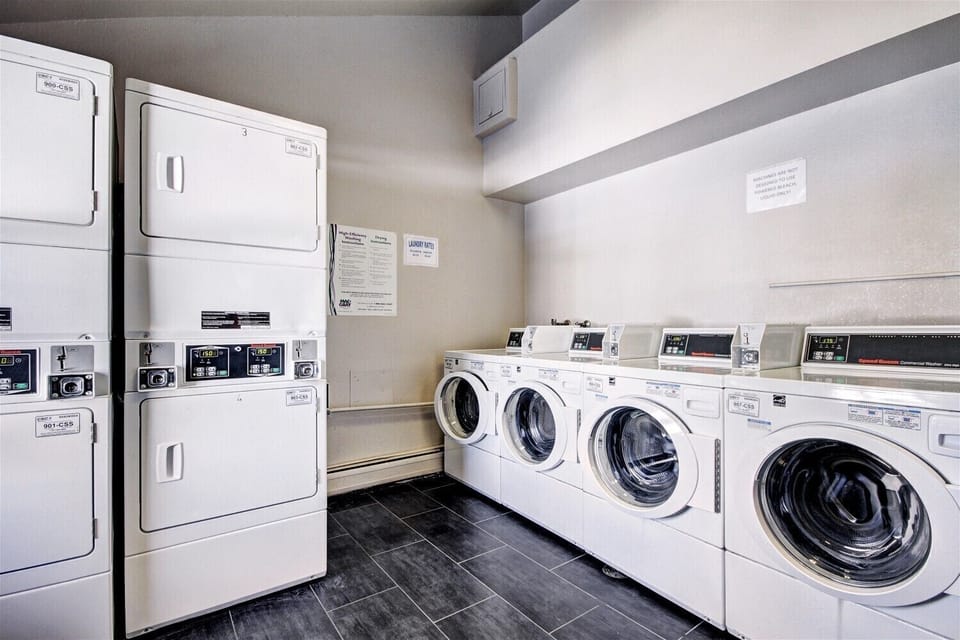 Mountainside Common Laundry