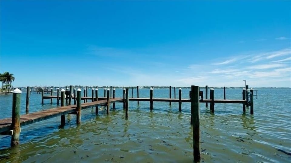 Dock