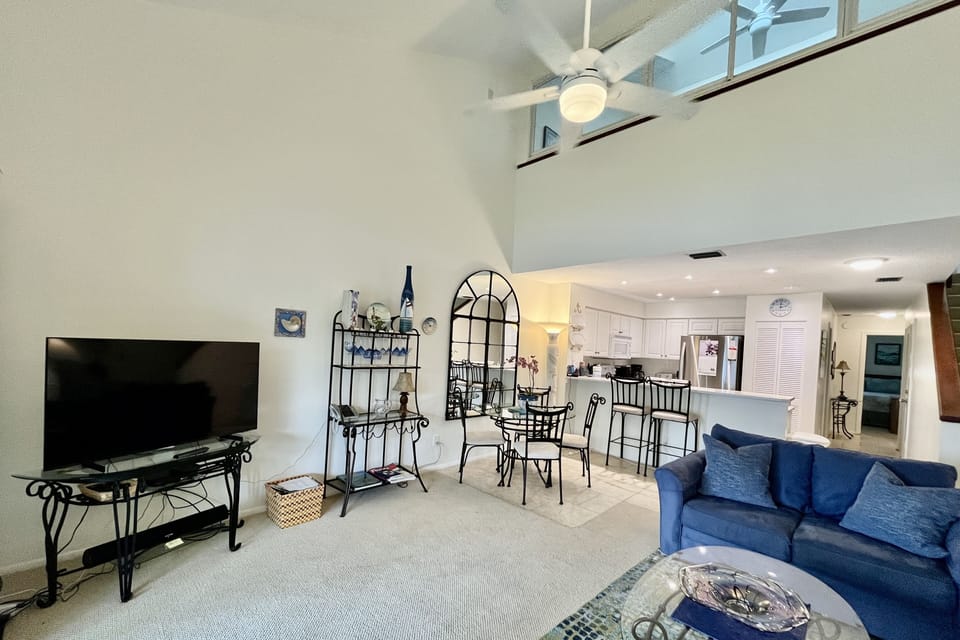 Living/Dining area