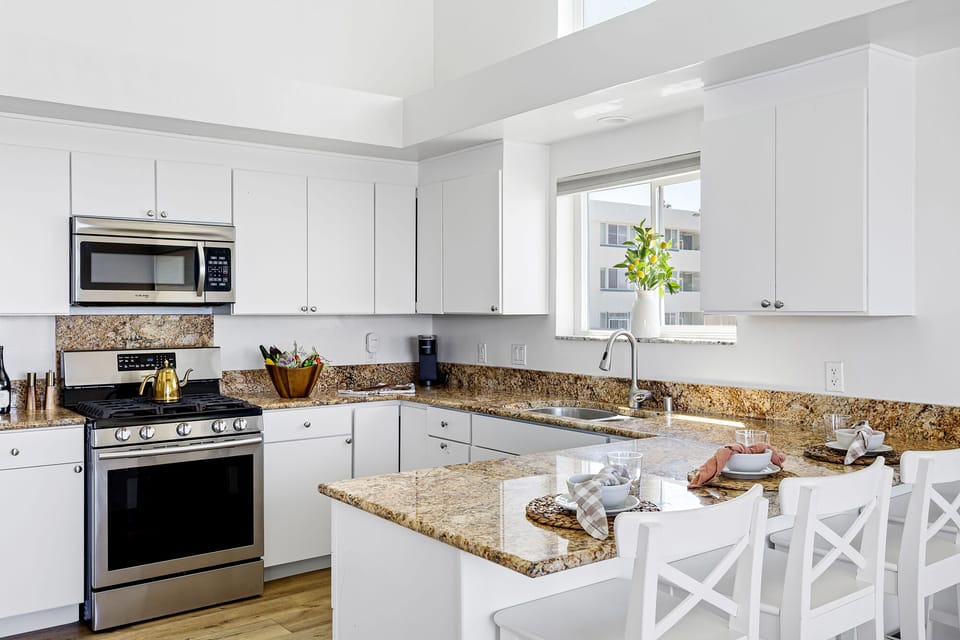 111-S-Pacific-Pixer-Pros-San-Diego-Real-Estate-Photography-10