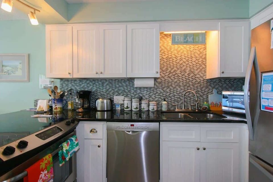 Dishwasher, stove, and microwave ready to go!