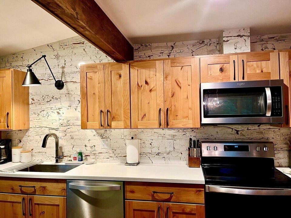 Kitchen Additional View
