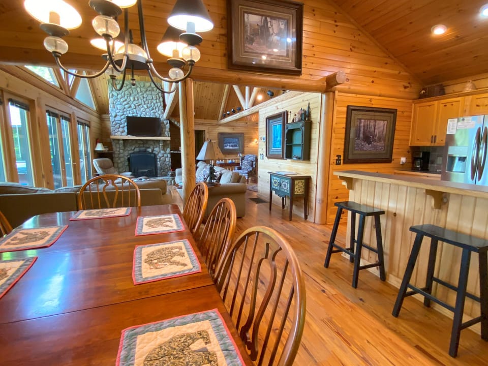 Black Bear Lodge at Leatherwood Mountains