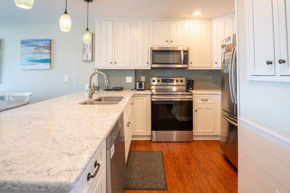 Updated Kitchen with Granite Counters
