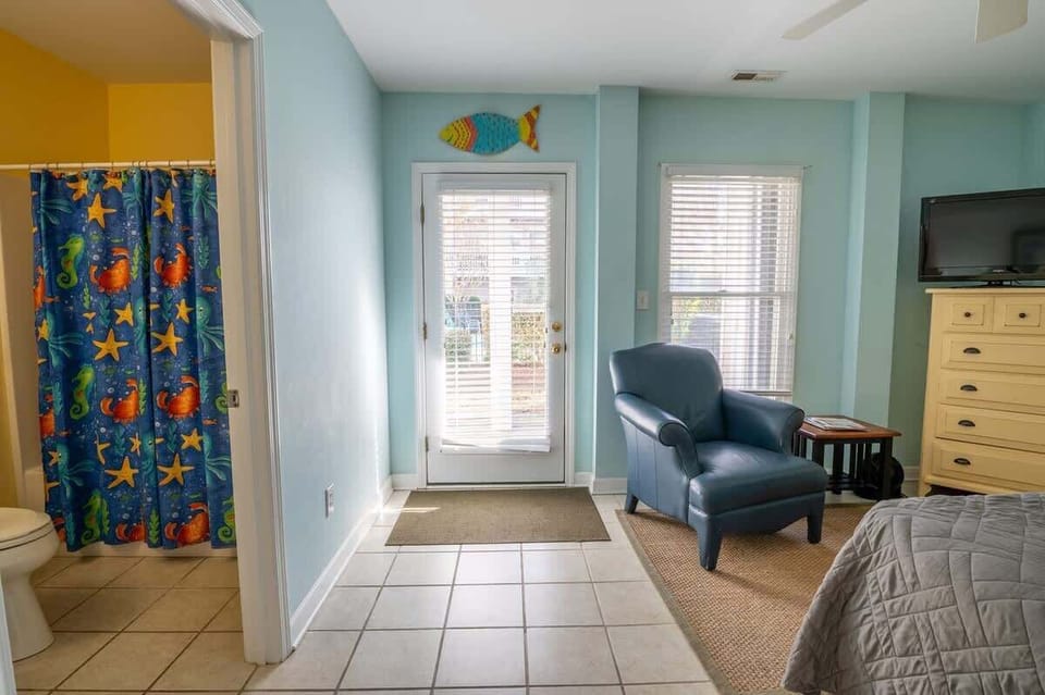 Entry From Ground Level Suite