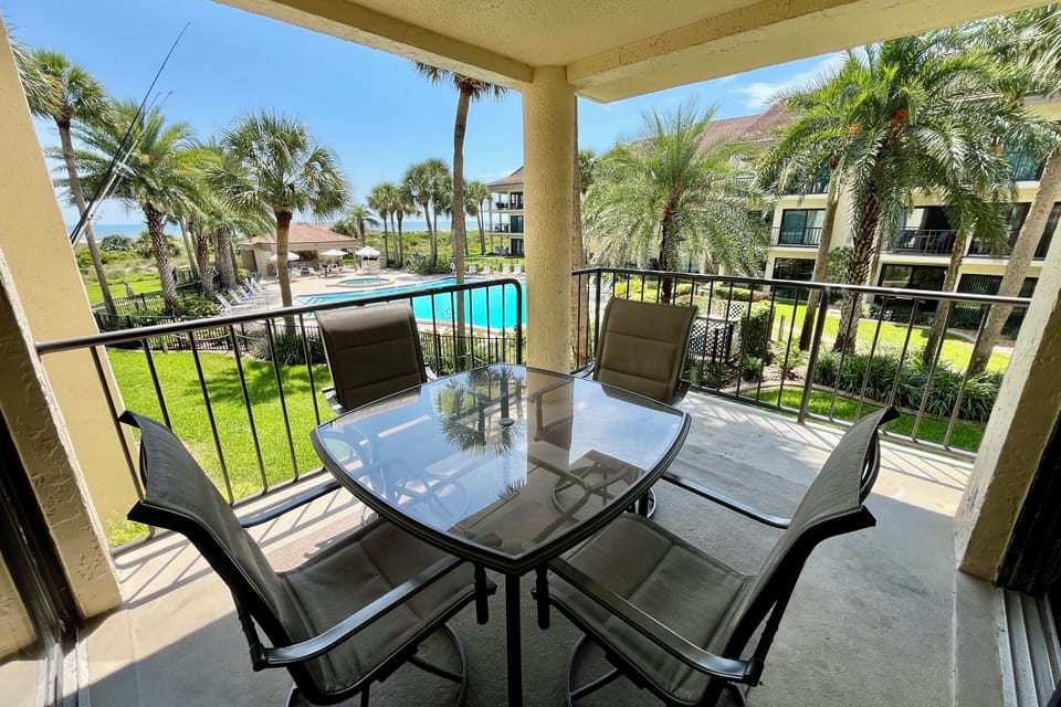 ocean side view/poolside balcony