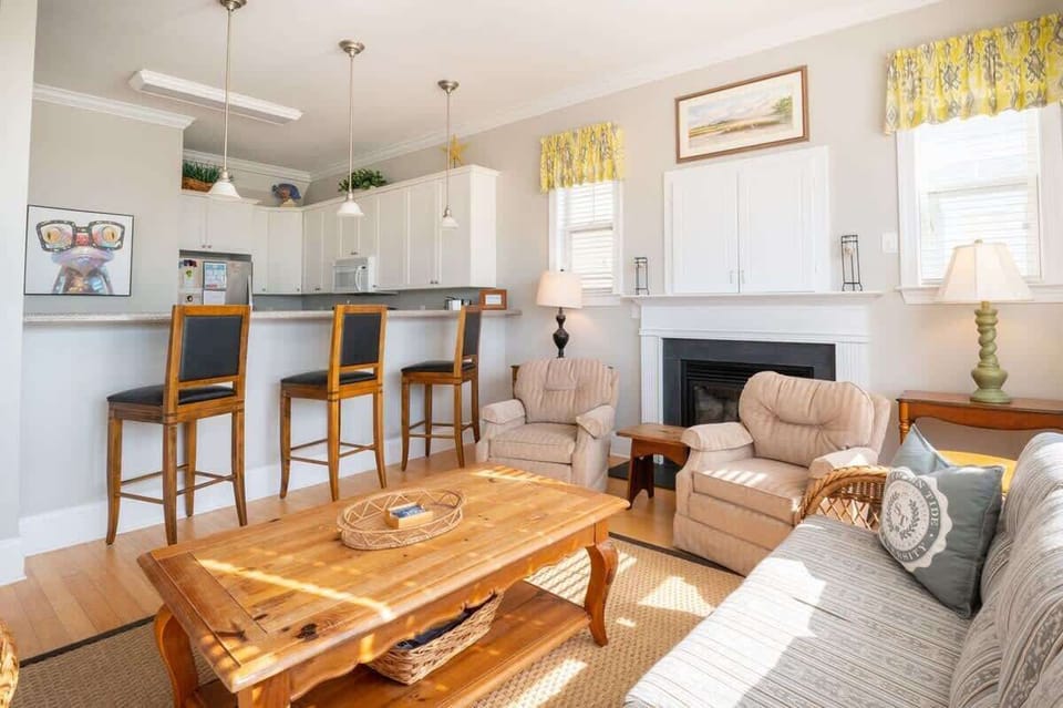 Countertop Seating For Three