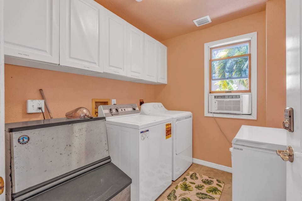 Laundry Room, Ice Machine, Bait Freezer