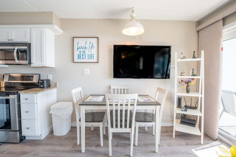Dining Table Seats 4