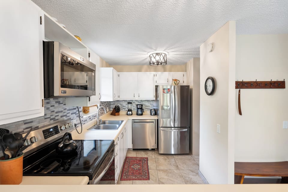 Another view of kitchen 