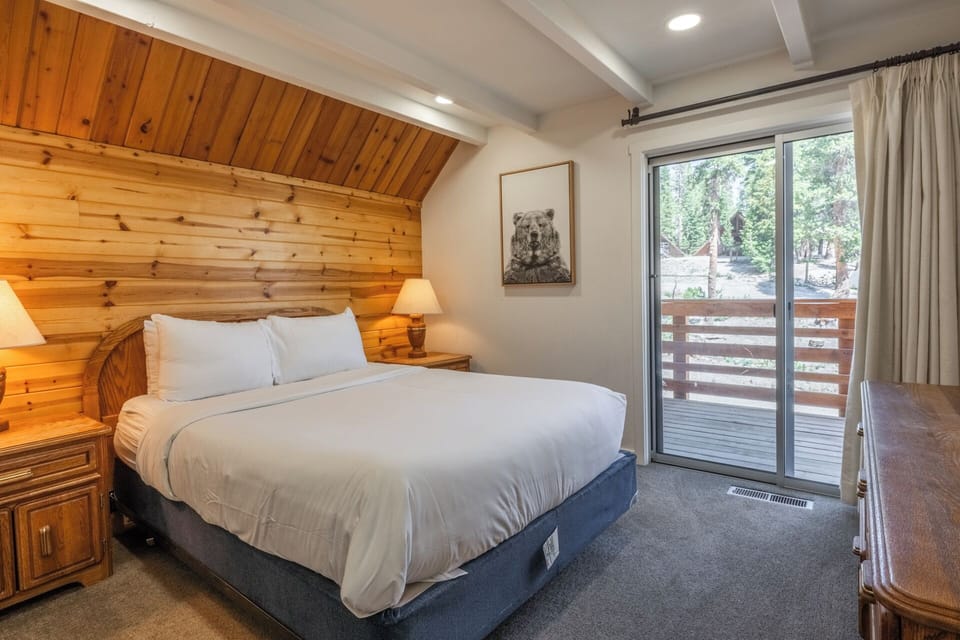 Chalet 19 main bedroom 1