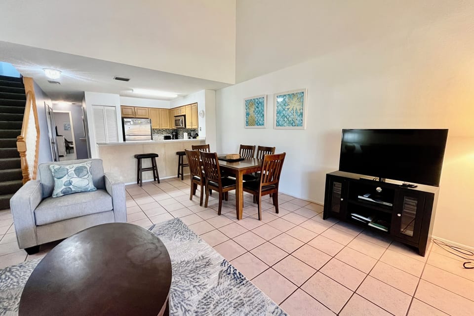 Living/Dining area