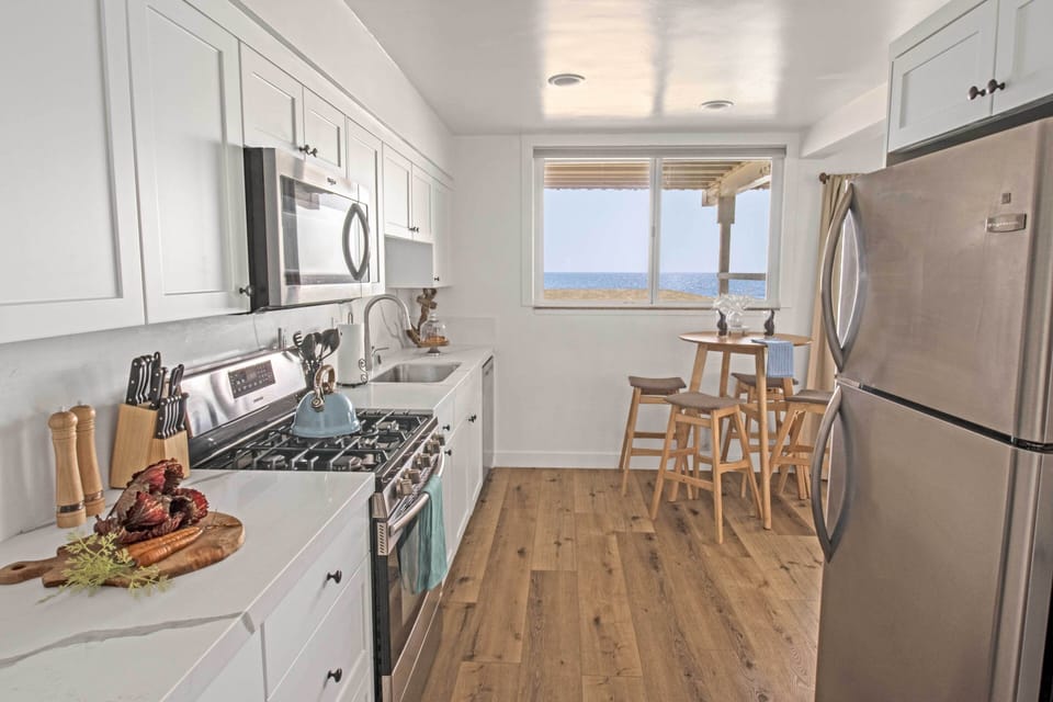 1615-2 Kitchen - Ocean View