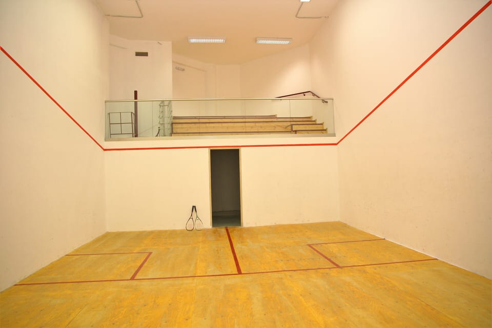 Tennis court