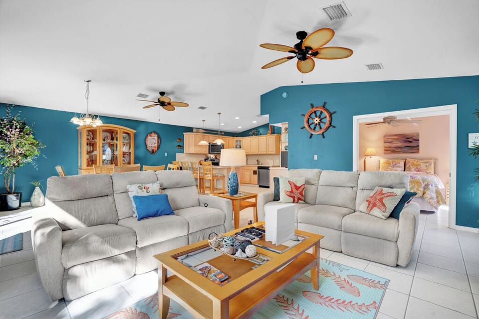 Living room 4
