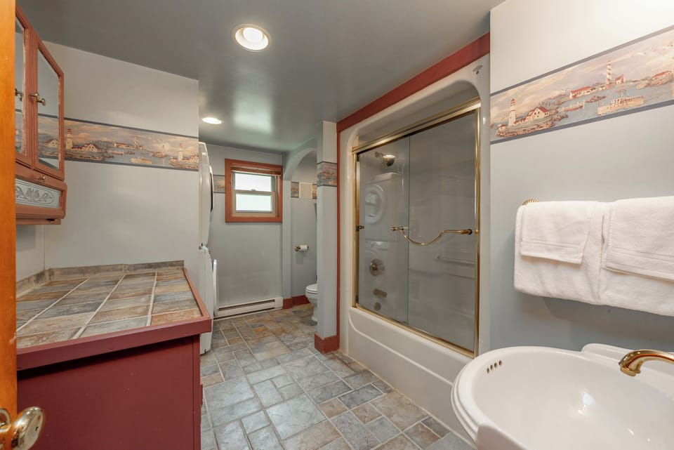 Shared Bath on Main Level