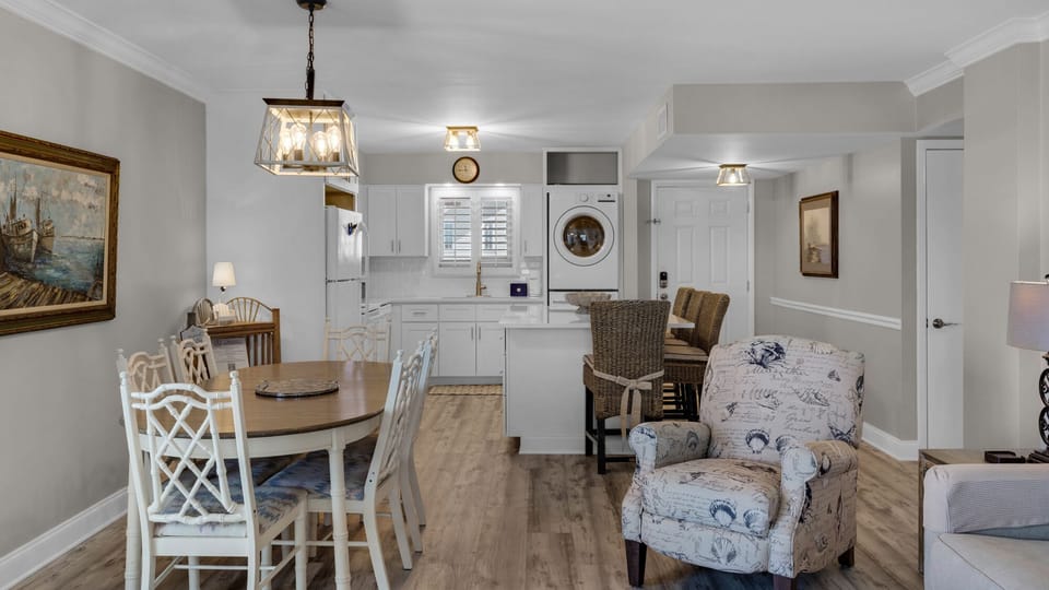 SC405 Dining Area