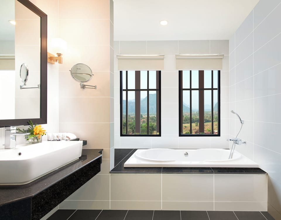 Suite, 1 Bedroom, Balcony, River View | Bathroom | Free toiletries, hair dryer, bathrobes, slippers