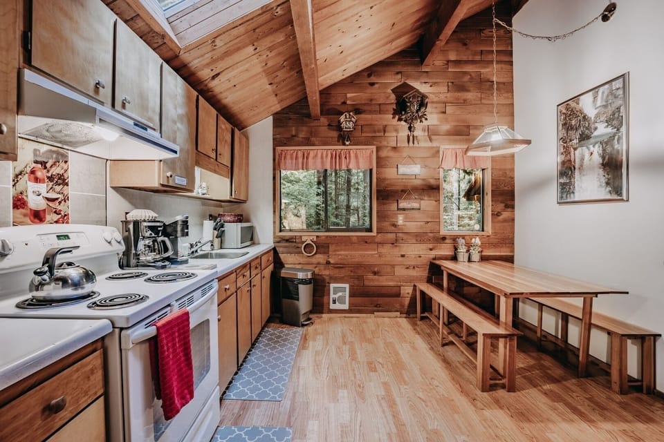 Indoors, Hardwood, Stained Wood, Kitchen, Cooktop