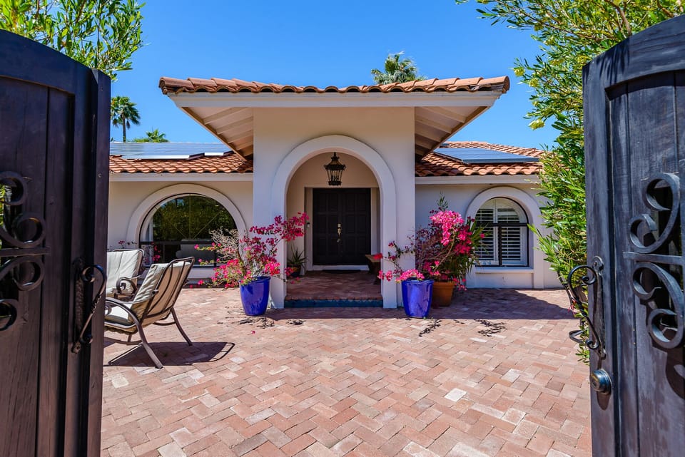 Welcome to your private Scottsdale Retreat.