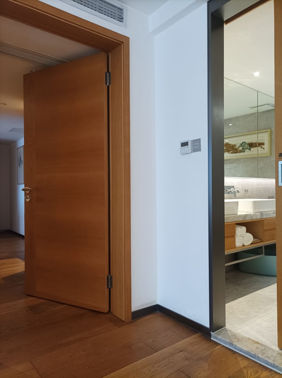 Deluxe Suite Room | Living area | 50-inch LCD TV with digital channels, TV, printers