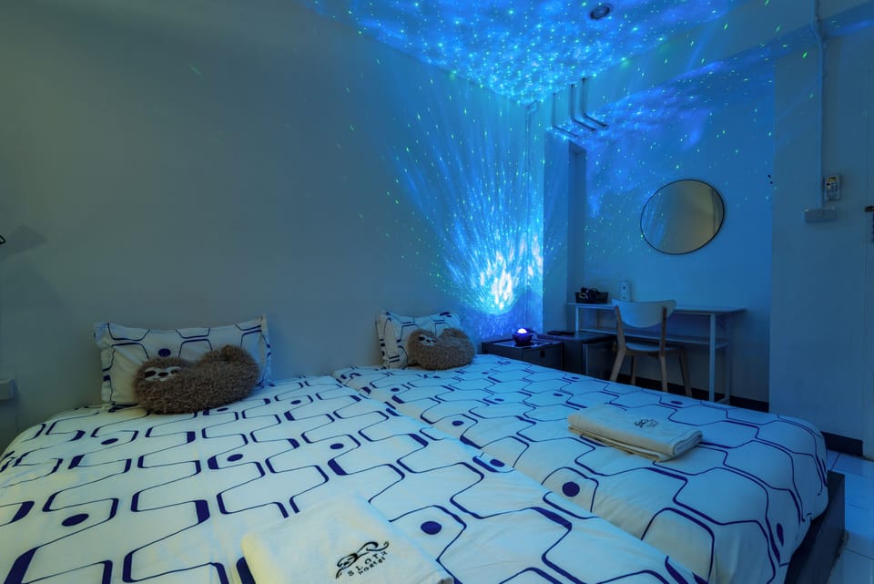Standard Twin Room Private Bathroom | Free WiFi