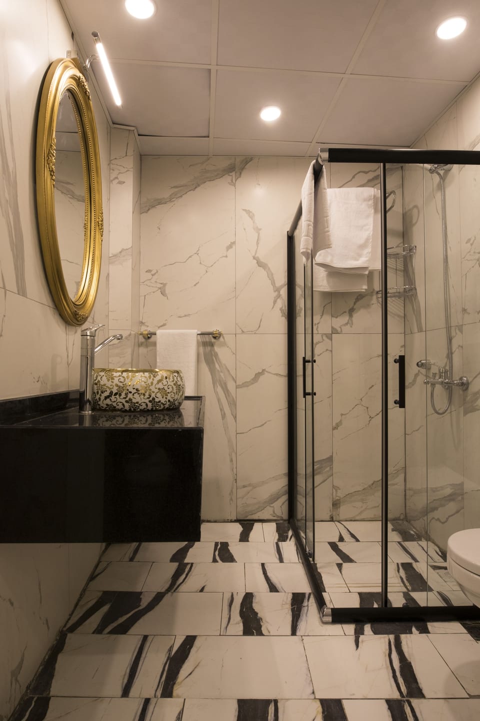Family Double Room, 1 Double Bed, Smoking | Bathroom | Shower, free toiletries, hair dryer, slippers