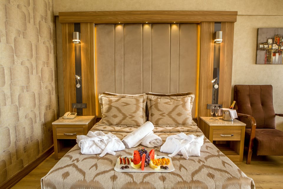 In-room safe, desk, soundproofing, free WiFi