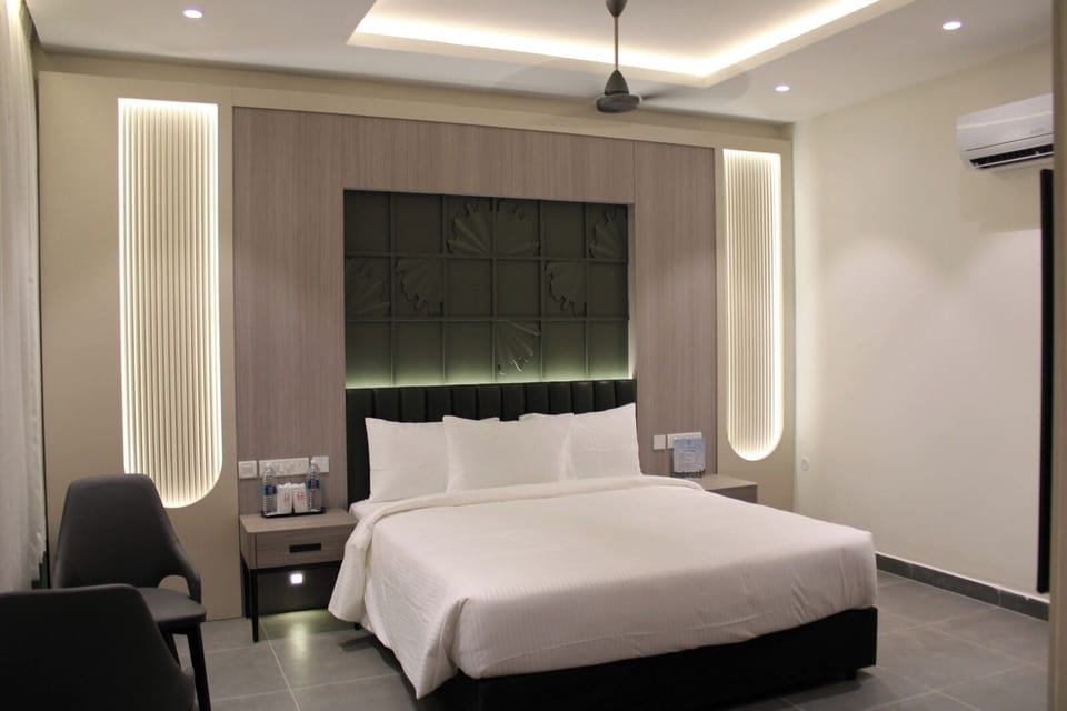 Premium Room | Minibar, in-room safe, desk, free WiFi